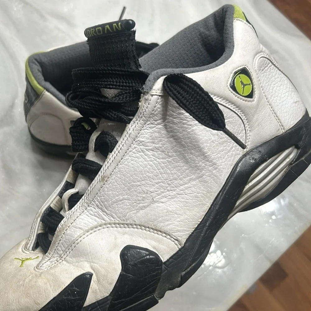 Retro Jordan 14s white chartreuse - Picture 7 of 7